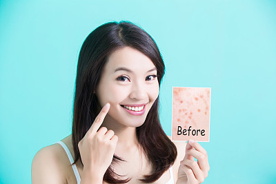 美容护肤的女人素材图片