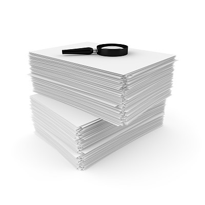 放大镜和纸张图片下载