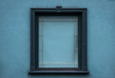 封闭的绿窗绿墙图片下载