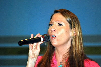 女性歌手。图片下载