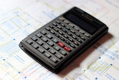 电子计算器。一个计算器的高分辨率数字照片。图片下载