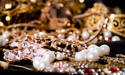 美丽的珠宝。图片下载