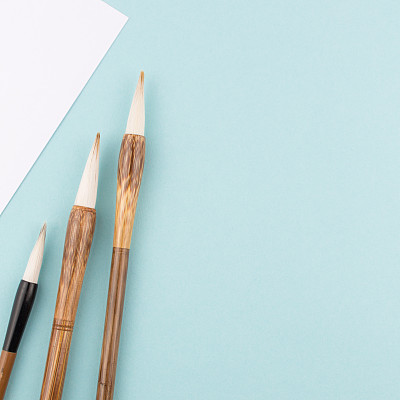 中国传统书写用的毛笔。广场图片下载