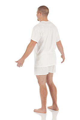 一个男人站立的后视图图片下载