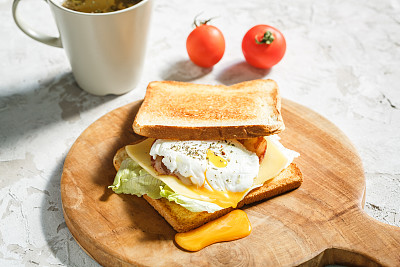 新鲜的水煮三明治图片下载