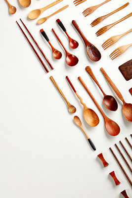 木制餐具，白色背景图片下载