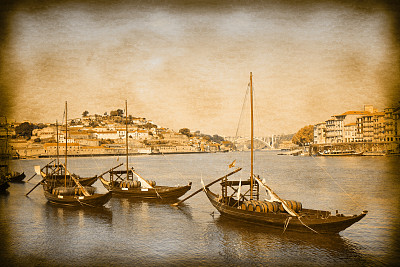 典型的葡萄牙船过去用来运输著名的波特酒-复古和复古照片效果图片下载