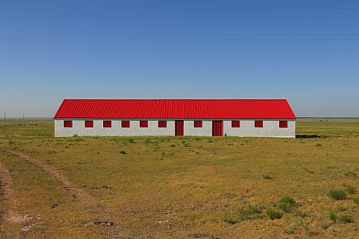 红白谷仓图片下载