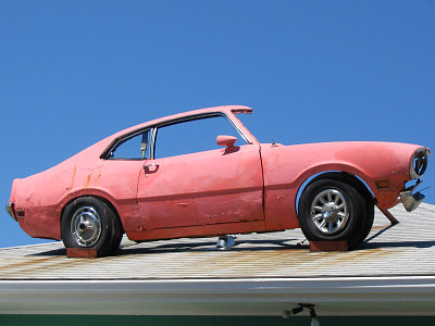 汽车在屋顶图片下载