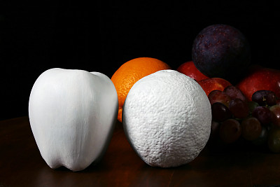 漆成白色的水果图片下载