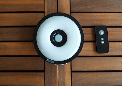 太阳能可充电led花园灯，可远程控制图片下载