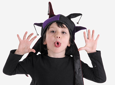 伸出扭曲的舌头图片下载