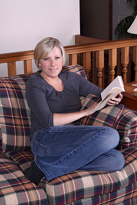 看书放松图片下载