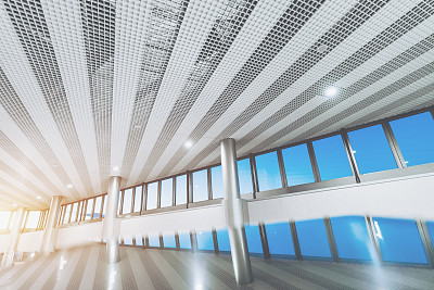 抽象的未来主义室内与反射图片下载