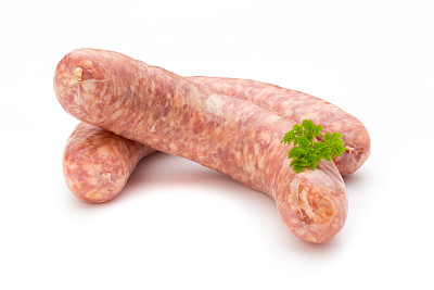 生香肠与欧芹叶孤立在白色背景。图片下载