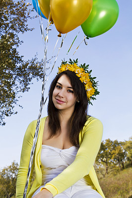 女孩有气球图片下载