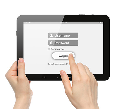 女性手握触控平板电脑与登录框图片下载