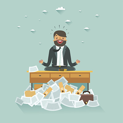 一个过度劳累的商人，在办公桌上一堆文件下沉思图片下载