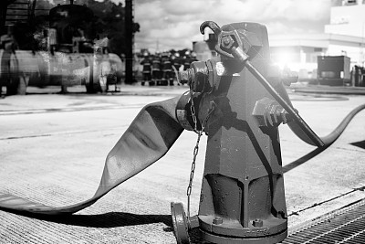 消防消火栓、软管连接、消防设备。图片下载