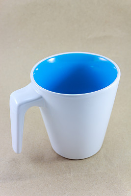 蓝白杯子图片下载