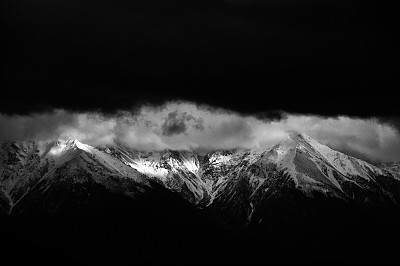 山的微笑图片下载