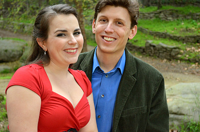 夫妇一起微笑图片下载