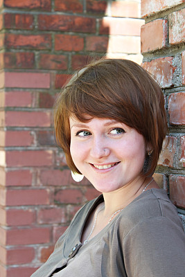 美丽的年轻女子图片下载