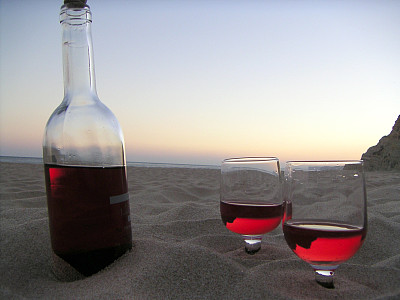 一瓶酒图片下载