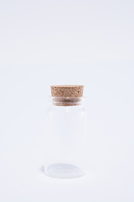 空的玻璃瓶图片下载