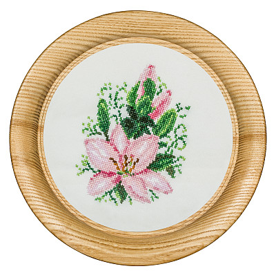 镜框中的绣花画图片下载