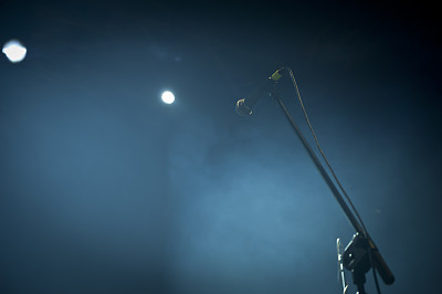 麦克风在舞台上图片下载