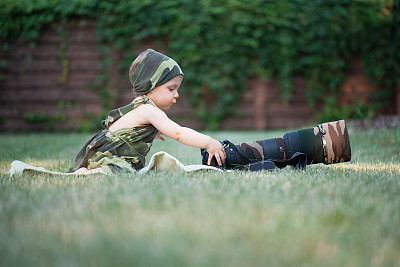 年轻Naure摄影师图片下载