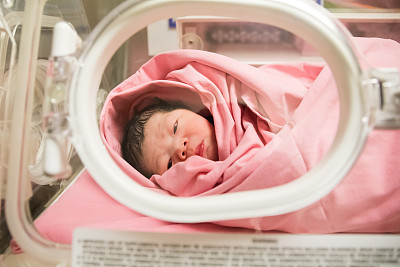 新生的婴儿图片下载