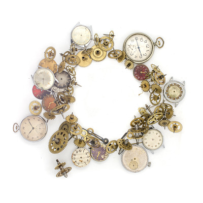 圆框机械手表及细节图片下载