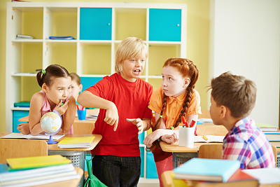 破坏时的谈话图片下载