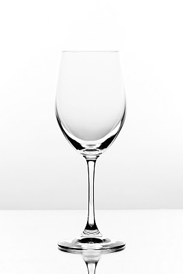 空的酒杯图片下载