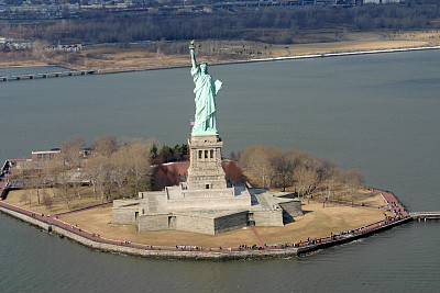 空中自由女神像图片下载