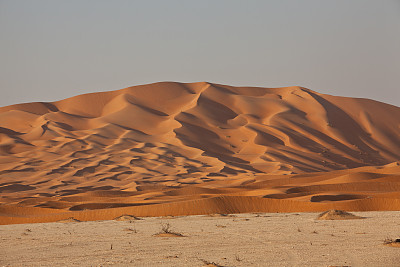 撒哈拉沙漠光影之间的沙丘图片下载