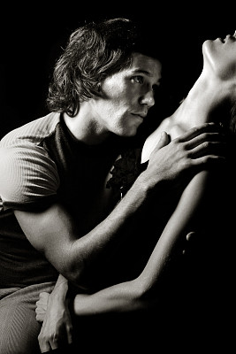 年轻的夫妇图片下载