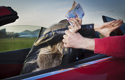 女司机在车里被袭击图片下载