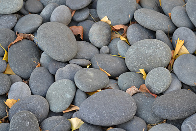 光滑的圆石头图片下载