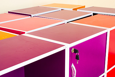 色彩鲜艳的架子。图片下载