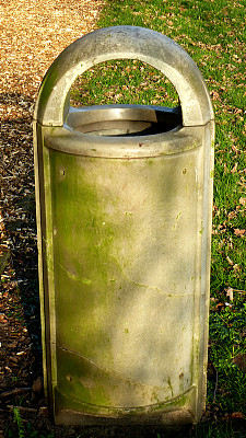 垃圾桶图片下载