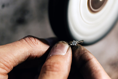 珠宝抛光环图片下载