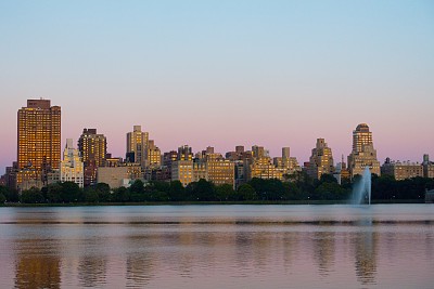 《日落中央公园的曼哈顿》图片下载