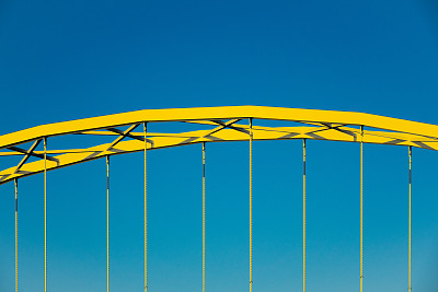 黄色的钢桥图片下载