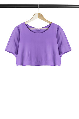 放在衣架上图片下载