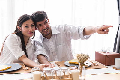 幸福的情侣图片下载