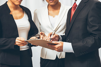 商务人士讨论工作图片下载