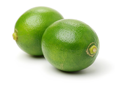 绿色柠檬孤立在白色背景上图片下载